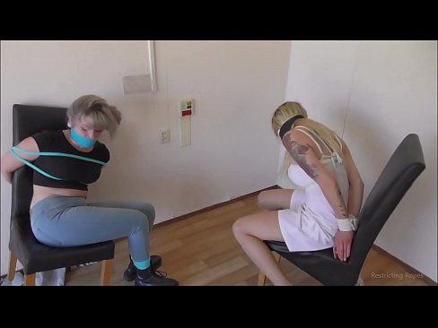 ❤️ E varur / e lidhur dhe e gojës / vajzë në ankth ❌ Porno tek ne ❌❤