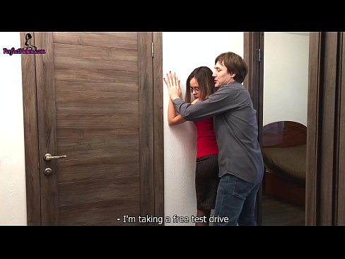 ❤️ Sekserja seksi ngre në mënyrë sensuale pidhin dhe qiset ndërsa shet apartamentin e saj - Krempai ❌ Porno tek ne ❌❤